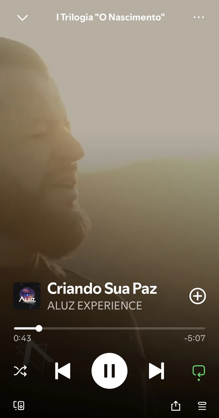 Criando Sua Paz no Spotify, com Andre Tolledo ao fundo